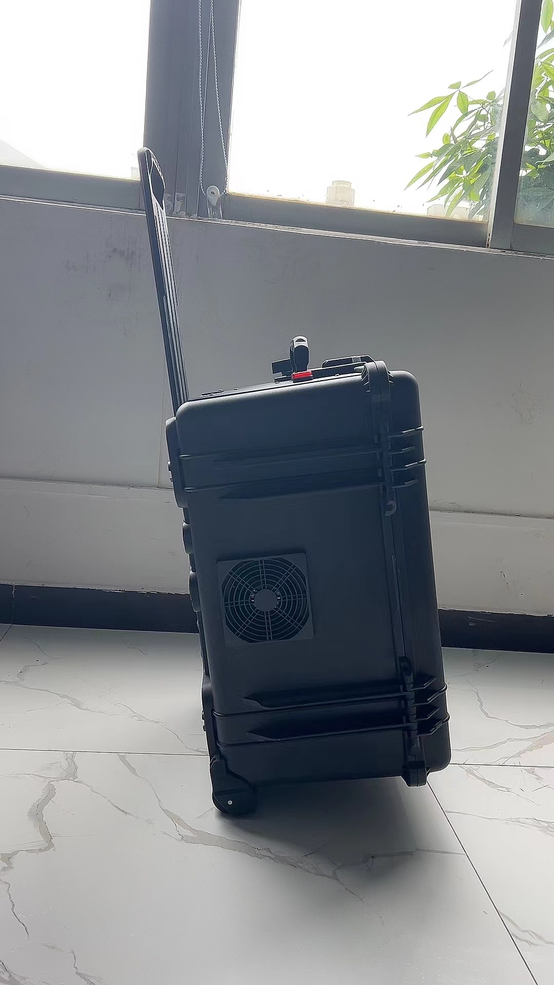 布尔津手拉箱型移动通信干扰器